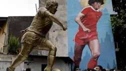 A Buenos Aires una statua dedicata a Maradona