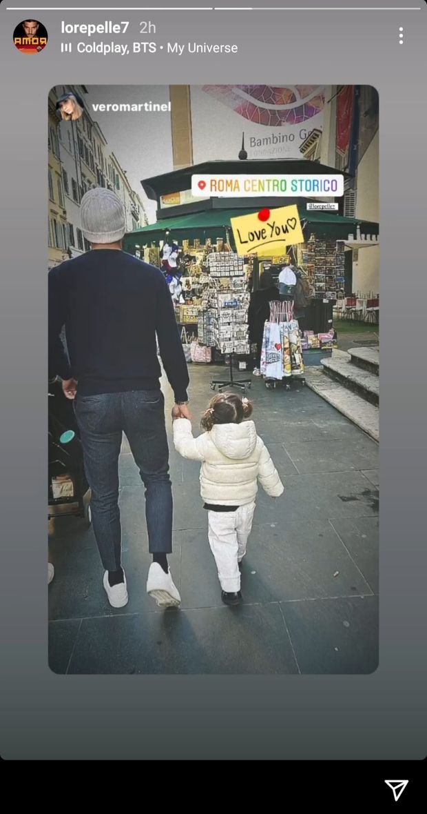 Pellegrini e Oliveira si godono il centro storico di Roma – FOTO- immagine 2