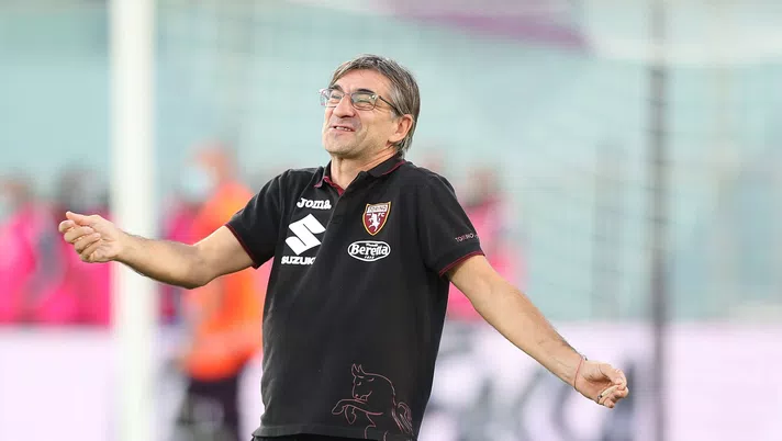 FLORENCE, ITALY - AUGUST 28: Ivan Juric manager of Torino FC gestures during the Serie A match between ACF Fiorentina and Torino FC at Stadio Artemio Franchi on August 28, 2021 in Florence, Italy .  (Photo by Gabriele Maltinti/Getty Images)