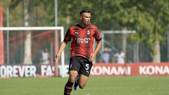 Jan-Carlo Simic (difensore AC Milan Primavera) | Milan News (Getty Images) Jan-Carlo Simic AC Milan Primavera