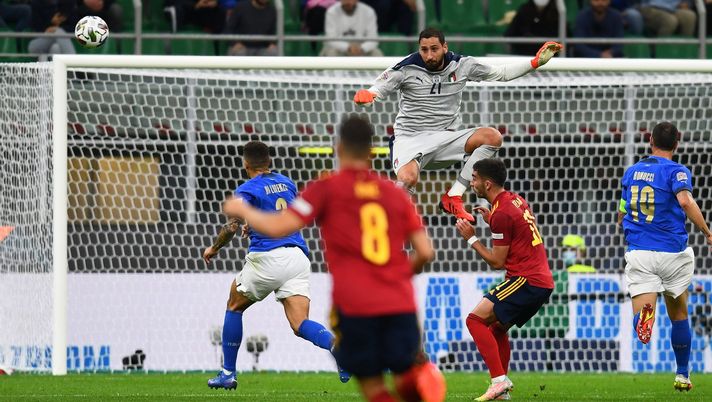 MILAN, ITALY - OCTOBER 06: Gianluigi Donnarumma of Italy in action during the UEFA Nations League 2021 Semi-final match between Italy and Spain at Giuseppe Meazza Stadium on October 06, 2021 in Milan, Italy. (Photo by Claudio Villa/Getty Images) Fischi e tifosi, il diritto di contestare - immagine 1