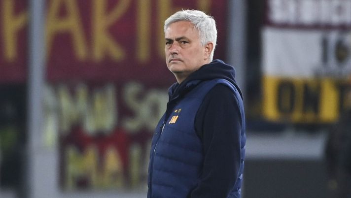 Mourinho: “Senza Smalling è dura. Le 100 panchine? Grazie alle tante gare in Europa” - immagine 1