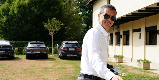 Paolo Maldini (direttore tecnico AC Milan), responsabile delle operazioni di calciomercato dei rossoneri, a Milanello | Milan News (Getty Images) Paolo Maldini AC Milan Calciomercato AC Milan Milanello