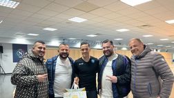 Le colombe di Poppella a tutti i calciatori del Napoli: l’omaggio agli azzurri