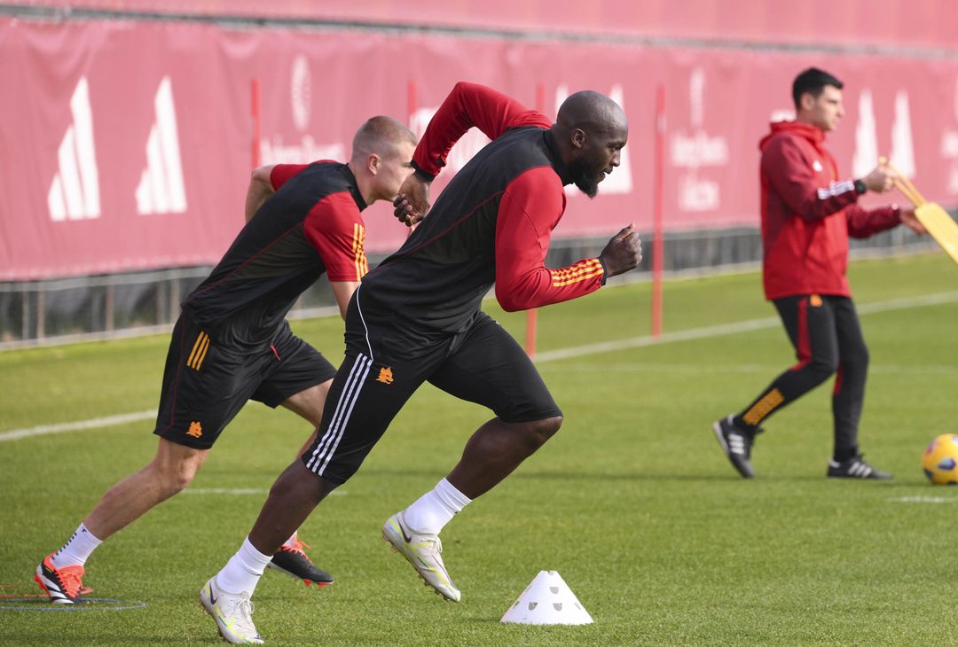 Roma, la rifinitura alla vigilia del match contro la Salernitana – FOTOGALLERY - immagine 4