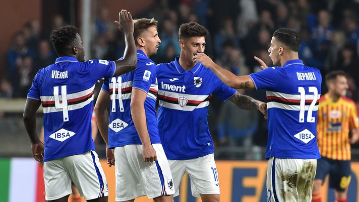 GENOA, ITALY - OCTOBER 30: UC Sampdoria players celebrate after score Gaston Ramirez during the Serie A match between UC Sampdoria and US Lecce at Stadio Luigi Ferraris on October 30, 2019 in Genoa, Italy. (Photo by Paolo Rattini/Getty Images) 