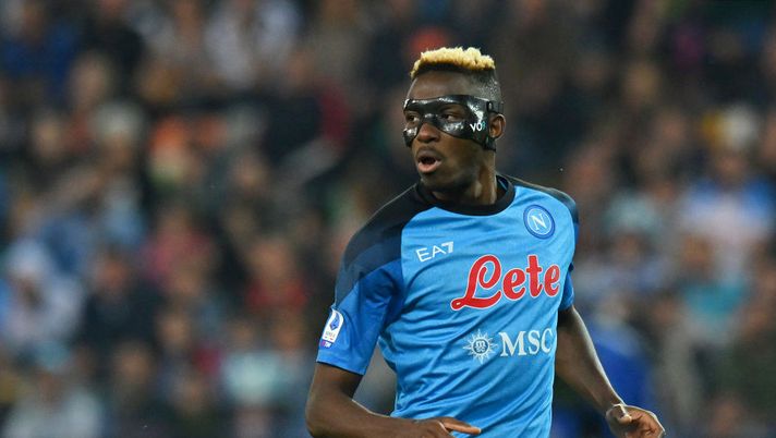 UDINE, ITALY - MAY 04: Victor Osimhen of SSC Napoli looks on during the Serie A match between Udinese Calcio and SSC Napoli at Dacia Arena on May 04, 2023 in Udine, Italy. (Photo by Alessandro Sabattini/Getty Images) Osimhen: “È un’emozione fantastica. Il mio futuro? Non è il momento per pensarci” - immagine 1