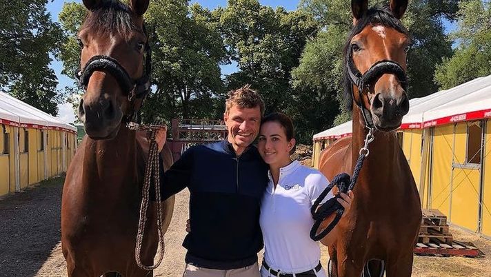 Rubano a casa di Müller durante la partita contro il Barça: bottino ingente - immagine 1