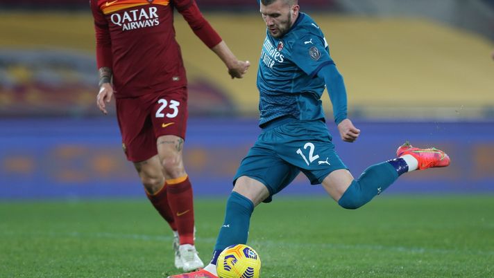 Ante Rebic dell'AC Milan segna un bel gol di mancino contro la Roma (Getty Images) Ante Rebic dell'AC Milan segna un bel gol di mancino contro la Roma (Getty Images)