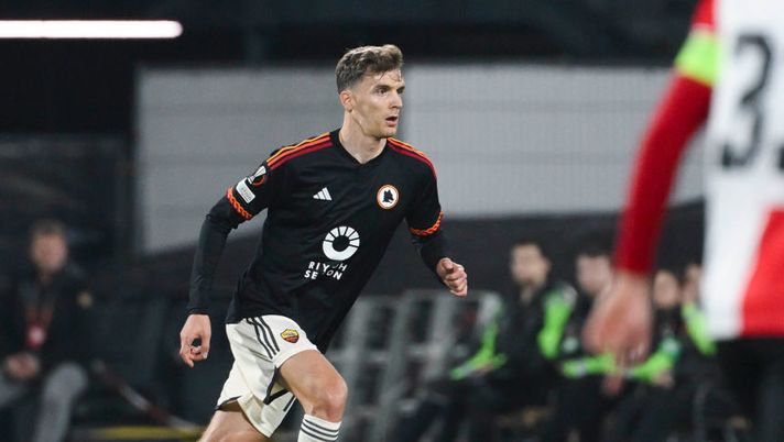 Feyenoord-Roma, le pagelle dei quotidiani: disastro Karsdorp-Llorente. Super Paredes - immagine 1