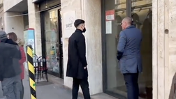 Sassuolo, Luca Moro nella sede per la firma del contratto (video)