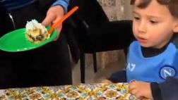 Torta di compleanno con la foto di Kvara: il piccolo tifoso si oppone al taglio