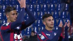 Napoli-Crotone, i calabresi sono arrivati al San Paolo: squadra già sul terreno di gioco | FOTO