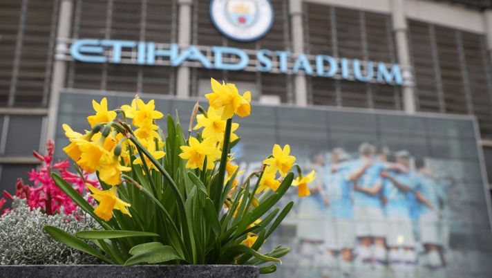 MANCHESTER, ENGLAND - MARCH 14:  A general view outside the Etihad Stadium, home of Manchester City F.C, is seen as the scheduled match to be played today between Manchester City and Burnley was postponed due to Covid-19 on March 14, 2020 in Manchester, England. (Photo by Alex Livesey/Getty Images) 