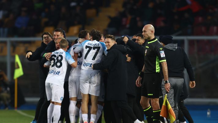 LECCE, ITALY - APRIL 07: Players of Napoli celebrate during the Serie A match between US Lecce and SSC Napoli at Stadio Via del Mare on April 07, 2023 in Lecce, Italy. (Photo by Maurizio Lagana/Getty Images) lecce napoli