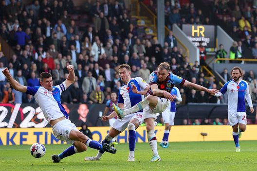 (Photo by Nathan Stirk/Getty Images) Burnley, il bomber straparla: “Che bello segnare contro questi bastardi…”- immagine 2