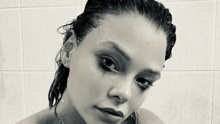 Giulia Provvedi, altro scatto hot: completamente nuda in vasca. E ironizza così - immagine 1