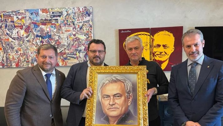 Roma, Mourinho premiato a Trigoria dall’Associazione Argos Forze di Polizia - immagine 1