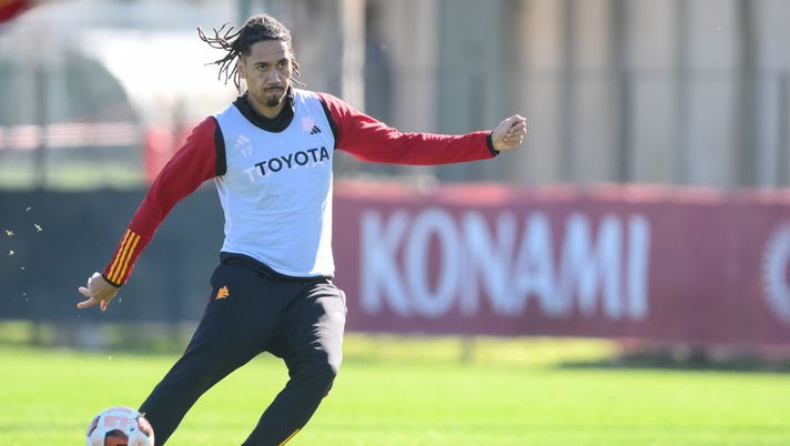 Roma, lavoro a Trigoria in vista del Feyenoord: Smalling in gruppo. C’è Llorente - immagine 1