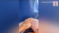 VIDEO / Ilary Blasi si gode qualche ora in spiaggia in compagnia del gatto Alfio