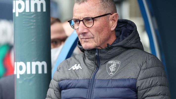 EMPOLI, ITALY - JANUARY 09: Aurelio Andreazzoli manager of Empoli FC looks on during the Serie A match between Empoli FC v US Sassuolo at Stadio Carlo Castellani on January 9, 2022 in Empoli, Italy. (Photo by Gabriele Maltinti/Getty Images) Andreazzoli, lo sfogo dopo l’esonero: “Prendo atto della decisione, contro la mia volontà” - immagine 1