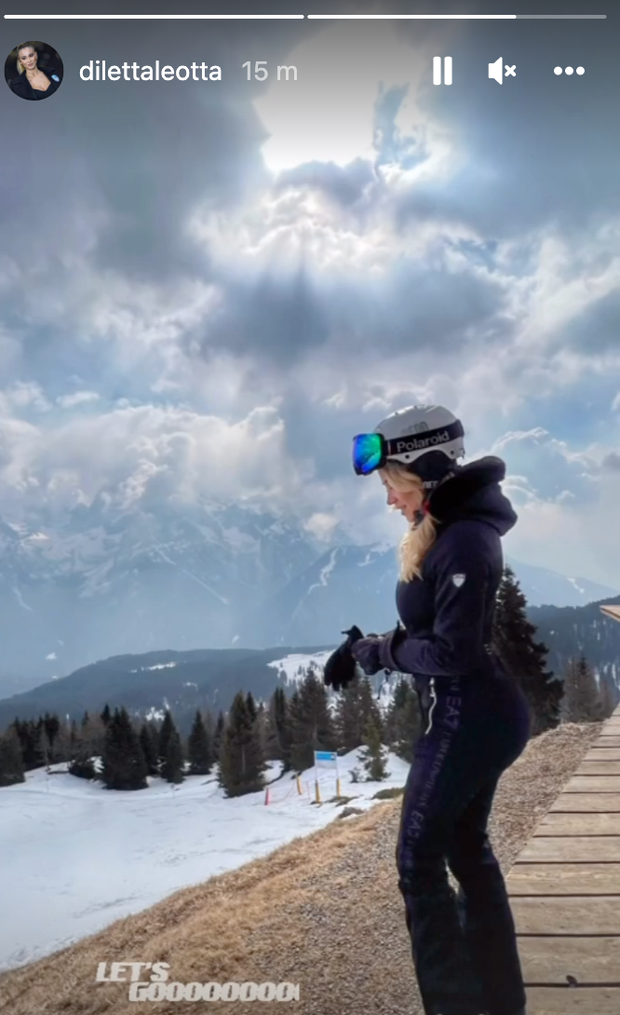 Giornata sulle neve per Diletta. Le Leotta sulle piste già al mattino presto- immagine 2