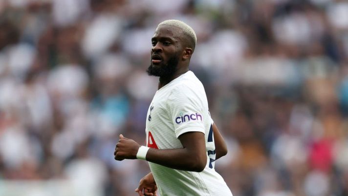 LONDON, ENGLAND - SEPTEMBER 19: Tanguy NDombele of Tottenham Hotspur during the Premier League match between Tottenham Hotspur and Chelsea at Tottenham Hotspur Stadium on September 19, 2021 in London, England. (Photo by Catherine Ivill/Getty Images) Sky: “Ndombele, c’è l’accordo! Blitz del Napoli a Parigi per Navas e Fabian, Meret…” - immagine 1