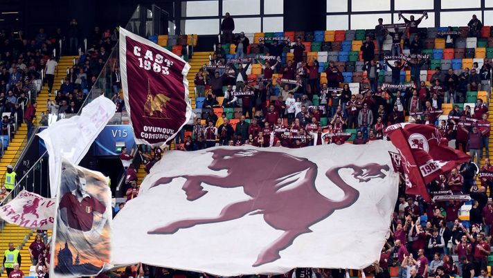 UDINE, ITALY - OCTOBER 20:Torino FC fans during the Serie A match between Udinese Calcio and Torino FC at Stadio Friuli on October 20, 2019 in Udine, Italy. (Photo by Alessandro Sabattini/Getty Images) UDINE, ITALY - OCTOBER 20:Torino FC fans during the Serie A match between Udinese Calcio and Torino FC at Stadio Friuli on October 20, 2019 in Udine, Italy. (Photo by Alessandro Sabattini/Getty Images)