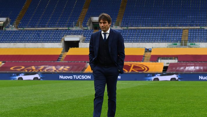 ROME, ITALY - JANUARY 10: Head coach of FC Internazionale Antonio Conte arrives prior to the Serie A match between AS Roma and FC Internazionale at Stadio Olimpico on January 10, 2021 in Rome, Italy.Sporting stadiums around Italy remain under strict restrictions due to the Coronavirus Pandemic as Government social distancing laws prohibit fans inside venues resulting in games being played behind closed doors. (Photo by Claudio Villa - Inter/Inter via Getty Images) ROME, ITALY - JANUARY 10: Head coach of FC Internazionale Antonio Conte arrives prior to the Serie A match between AS Roma and FC Internazionale at Stadio Olimpico on January 10, 2021 in Rome, Italy.Sporting stadiums around Italy remain under strict restrictions due to the Coronavirus Pandemic as Government social distancing laws prohibit fans inside venues resulting in games being played behind closed doors. (Photo by Claudio Villa - Inter/Inter via Getty Images)