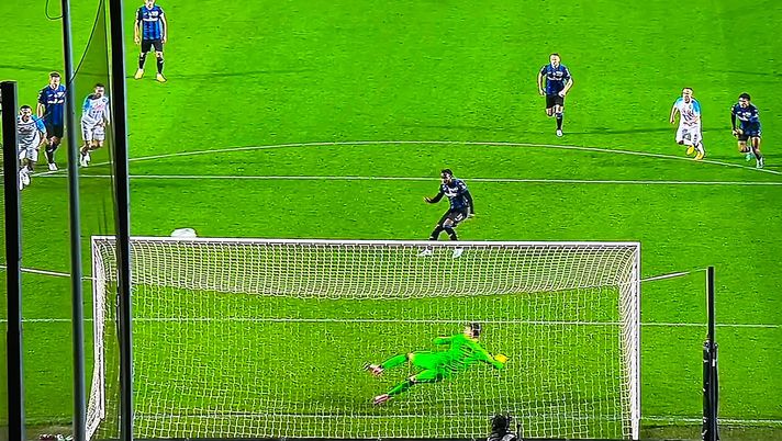 Atalanta-Napoli è sull’1-0, Lookman sigla il vantaggio su calcio di rigore - immagine 1