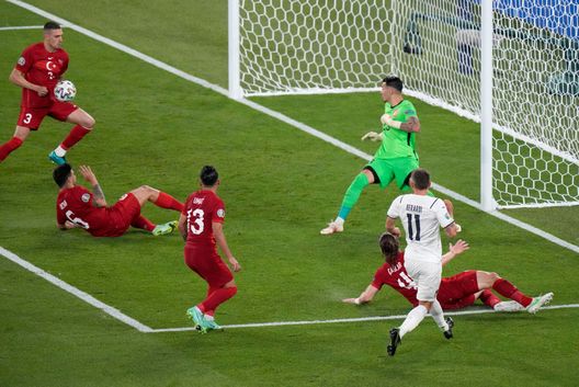 ROME, ITALY - JUNE 11: Domenico Berardi of Italy crosses the ball in incident leading to Merih Demiral of Turkey scoring an own goal for Italy's first goal during the UEFA Euro 2020 Championship Group A match between Turkey and Italy at the Stadio Olimpico on June 11, 2021 in Rome, Italy. (Photo by Andrew Medichini - Pool/Getty Images) Berardi: “Ci tenevamo a vincere, contro la Spagna in undici ce la saremmo giocata”- immagine 2
