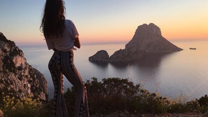 SOCIAL / Lady Musacchio, scatto in bikini e curve da urlo: “Ciao Napoli”  SOCIAL / Lady Musacchio, scatto in bikini e curve da urlo: “Ciao Napoli”