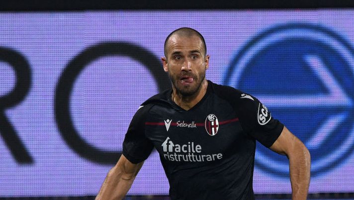 LA SPEZIA, ITALY - DECEMBER 16: Lorenzo De Silvestri of Bologna FC during the Serie A match between Spezia Calcio and Bologna FC at Stadio Alberto Picco on December 16, 2020 in La Spezia, Italy. (Photo by Chris Ricco/Getty Images) Bologna, infortunio per De Silvestri: il comunicato sulle sue condizioni - immagine 1