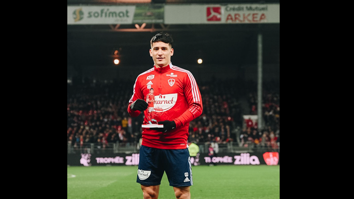 Satriano, continua il momento d’oro: premiato come miglior giocatore del mese al Brest - immagine 1