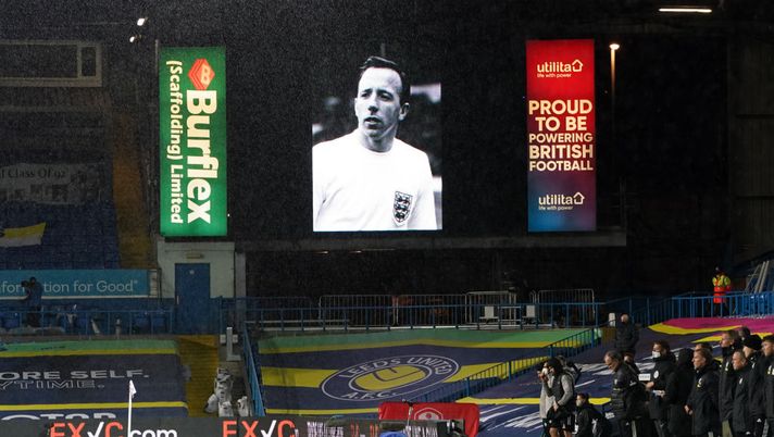 LEEDS, ENGLAND - NOVEMBER 02: A picture remembering Nobby Stiles is seen prior to the Premier League match between Leeds United and Leicester City at Elland Road on November 02, 2020 in Leeds, England. Sporting stadiums around the UK remain under strict restrictions due to the Coronavirus Pandemic as Government social distancing laws prohibit fans inside venues resulting in games being played behind closed doors. (Photo by Jon Super - Pool/Getty Images) LEEDS, ENGLAND - NOVEMBER 02: A picture remembering Nobby Stiles is seen prior to the Premier League match between Leeds United and Leicester City at Elland Road on November 02, 2020 in Leeds, England. Sporting stadiums around the UK remain under strict restrictions due to the Coronavirus Pandemic as Government social distancing laws prohibit fans inside venues resulting in games being played behind closed doors. (Photo by Jon Super - Pool/Getty Images)