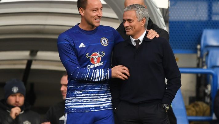 Terry: “Ho imparato tanto da Mourinho. A me e Cahill diceva sempre una cosa. L’arbitro…” 