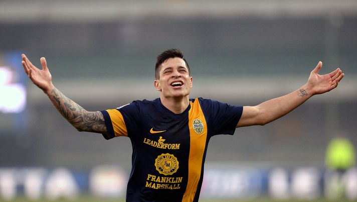 Iturbe con la maglia del Verona, con cui è stato assoluto protagonista 
