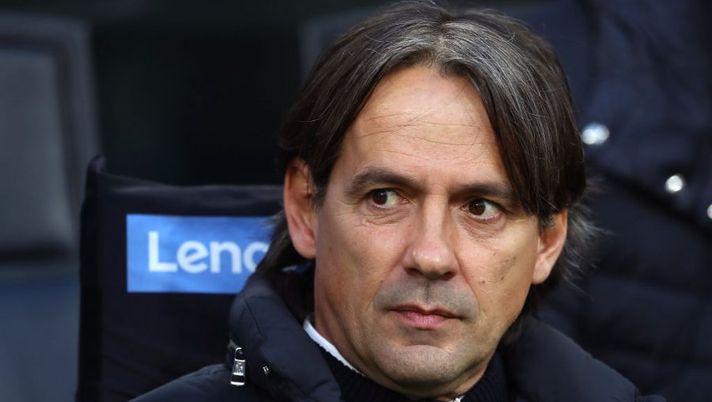 MILAN, ITALY - MARCH 05: Simone Inzaghi, Head Coach of FC Internazionale, looks on during the Serie A match between FC Internazionale and US Lecce at Stadio Giuseppe Meazza on March 05, 2023 in Milan, . (Photo by Marco Luzzani/Getty Images) Inzaghi: “Gosens mi piace molto! Asllani, Dzeko, Dumfries, Skriniar, Dimarco, Correa…” - immagine 1