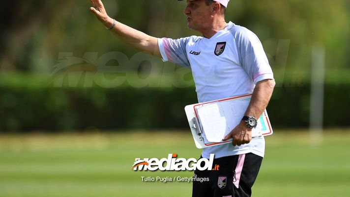 PALERMO, ITALY - APRIL 24: Delio Rossi leads a training session as new Head Coach of US Citta' di Palermo at Tenente Carmelo Onorato Sports Center on April 24, 2019 in Palermo, Italy. (Photo by Tullio M. Puglia/Getty Images) PALERMO, ITALY - APRIL 24: Delio Rossi leads a training session as new Head Coach of US Citta' di Palermo at Tenente Carmelo Onorato Sports Center on April 24, 2019 in Palermo, Italy. (Photo by Tullio M. Puglia/Getty Images)