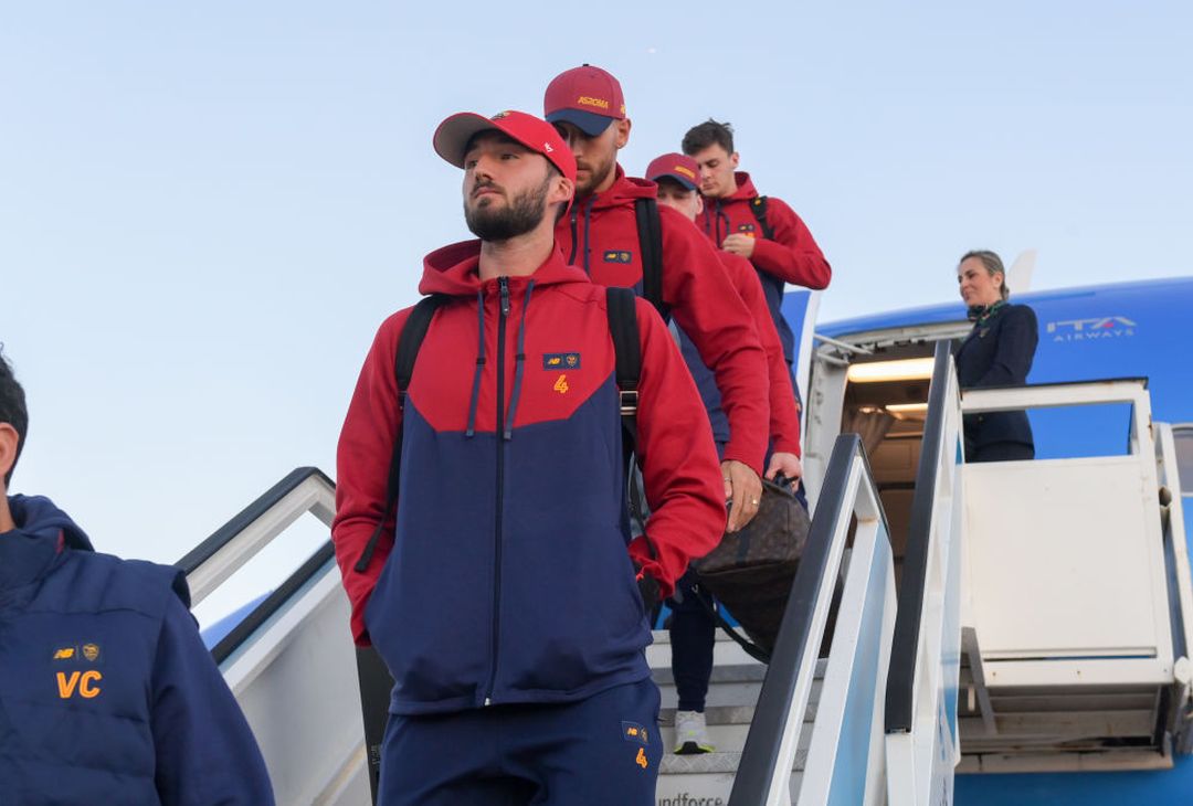 Roma, l’arrivo dei giallorossi in Portogallo – FOTO GALLERY - immagine 9