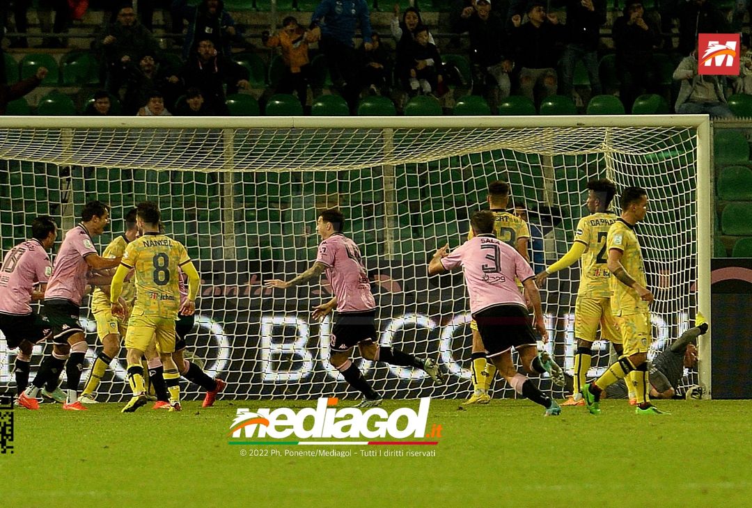 FOTO Palermo-Cagliari 2-1, 18ª giornata Serie B 2022-2023 (Gallery) - immagine 39
