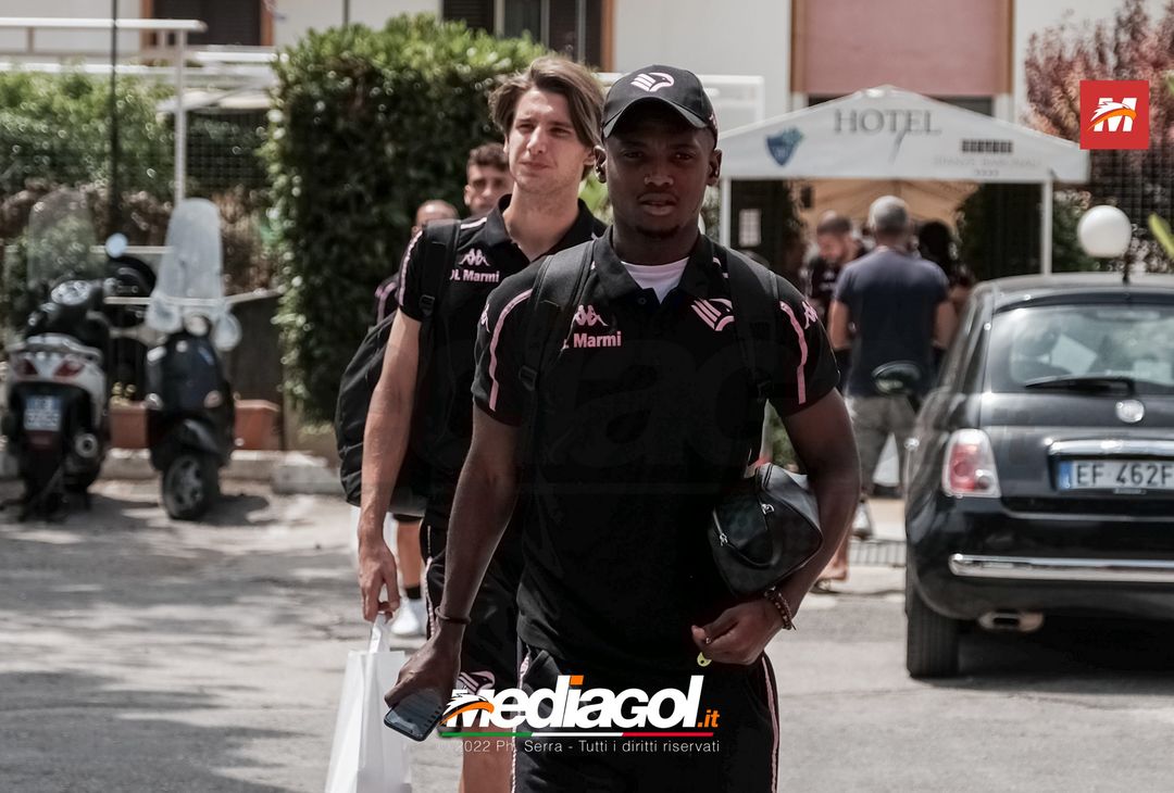 FOTO Bari-Palermo, rosanero in partenza da “Casena dei Colli” (Gallery) - immagine 45