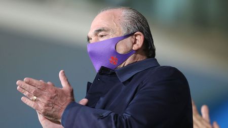 FLORENCE, ITALY - OCTOBER 07: President Rocco Commisso of ACF Fiorentina during the international friendly match between Italy and Moldova at Artemio Franchi on October 7, 2020 in Florence, Italy. (Photo by Gabriele Maltinti/Getty Images) FLORENCE, ITALY - OCTOBER 07: President Rocco Commisso of ACF Fiorentina during the international friendly match between Italy and Moldova at Artemio Franchi on October 7, 2020 in Florence, Italy. (Photo by Gabriele Maltinti/Getty Images)
