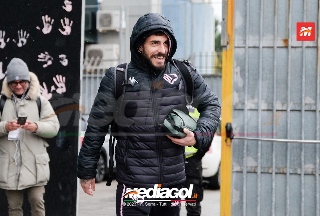 FOTO Genoa-Palermo, i rosanero in partenza dallo stadio “Renzo Barbera” (Gallery) - immagine 40