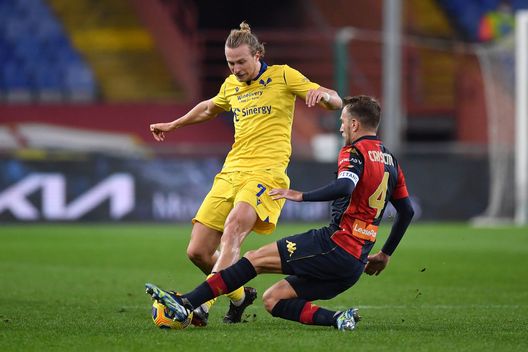 GENOA, ITALY - FEBRUARY 20: Domenico Criscito (R) of Genoa CFC tackles Antonin Barak of Hellas Verona FC during the Serie A match between Genoa CFC and Hellas Verona FC at Stadio Luigi Ferraris on February 20, 2021 in Genoa, Italy. (Photo by Valerio Pennicino/Getty Images) GENOA, ITALY - FEBRUARY 20: Domenico Criscito (R) of Genoa CFC tackles Antonin Barak of Hellas Verona FC during the Serie A match between Genoa CFC and Hellas Verona FC at Stadio Luigi Ferraris on February 20, 2021 in Genoa, Italy. (Photo by Valerio Pennicino/Getty Images)