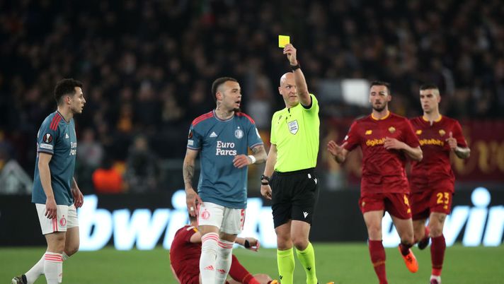 Roma-Feyenoord, la moviola: annullato il gol di Cristante. Rosso per Gimenez - immagine 1