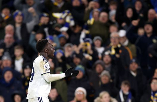 LEEDS, ENGLAND - JANUARY 04: Wilfried Gnonto of Leeds United celebrates after scoring their side's first goal during the Premier League match between Leeds United and West Ham United at Elland Road on January 04, 2023 in Leeds, England. (Photo by George Wood/Getty Images) Leeds, il coro per Gnonto diventa un caso, club e tecnico chiedono ai tifosi di modificarlo - immagine 1
