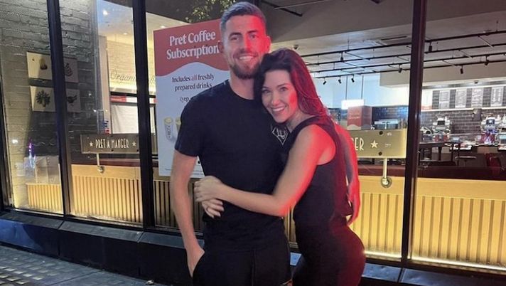 Jorginho, la compagna insulta Paola Saulino: “P*****a, giù le mani”. Lei: “Le corna fanno…” - immagine 1