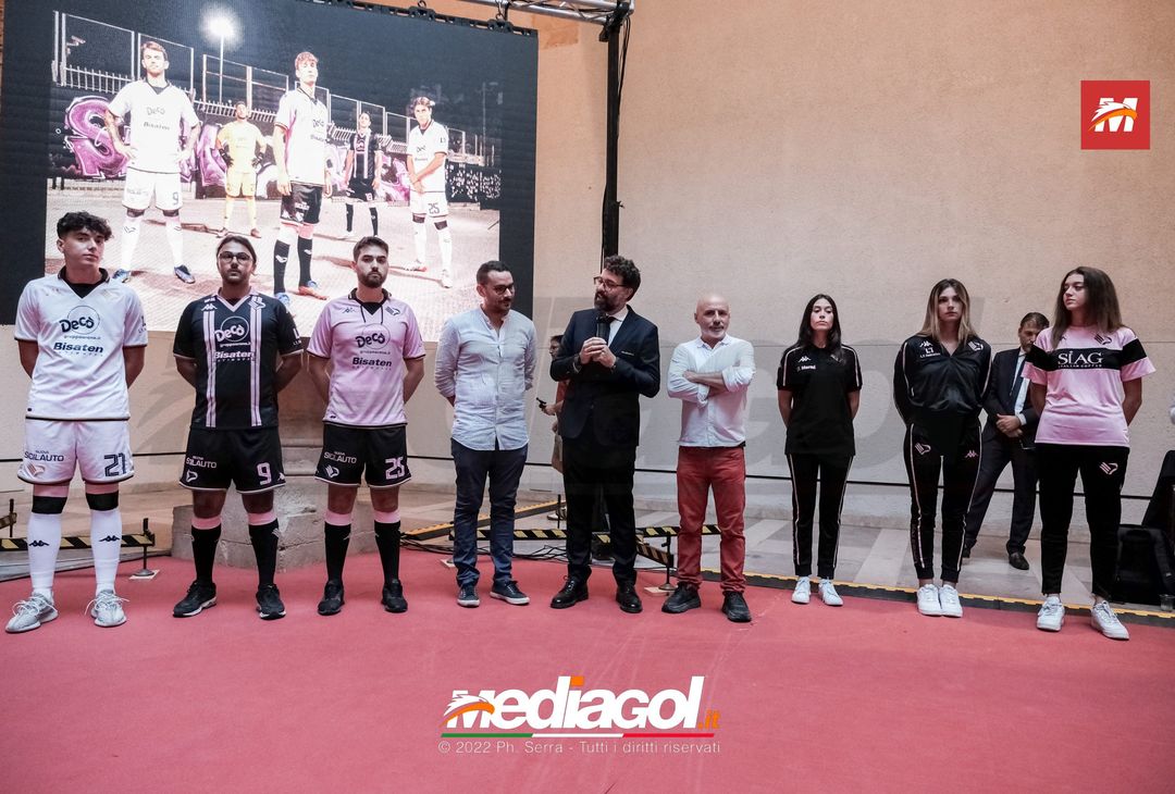 FOTO PALERMO, presentazione nuove maglie gara Palermo 2022/2023 (Gallery) - immagine 21