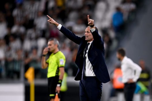 TURIN, ITALY - AUGUST 15: Massimiliano Allegri of Juventus during the Serie A match between Juventus and US Sassuolo at Allianz Stadium on August 14, 2022 in Turin, Italy. (Photo by Daniele Badolato - Juventus FC/Juventus FC via Getty Images) Sentite Allegri: “Non posso affidarmi a Chiesa. ACF corre per lo scudetto”- immagine 2